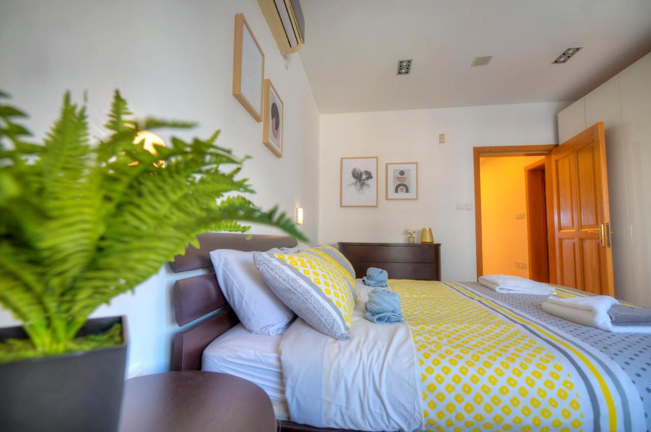 Bright And Spacious 3 Bedroom With Breathtaking Views - Goslm-5 Apartment Sliema