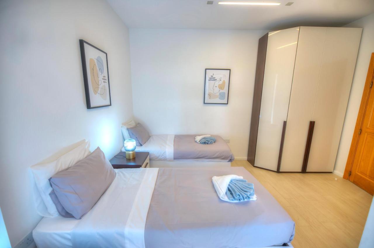 Bright And Spacious 3 Bedroom With Breathtaking Views - Goslm-5 Sliema
