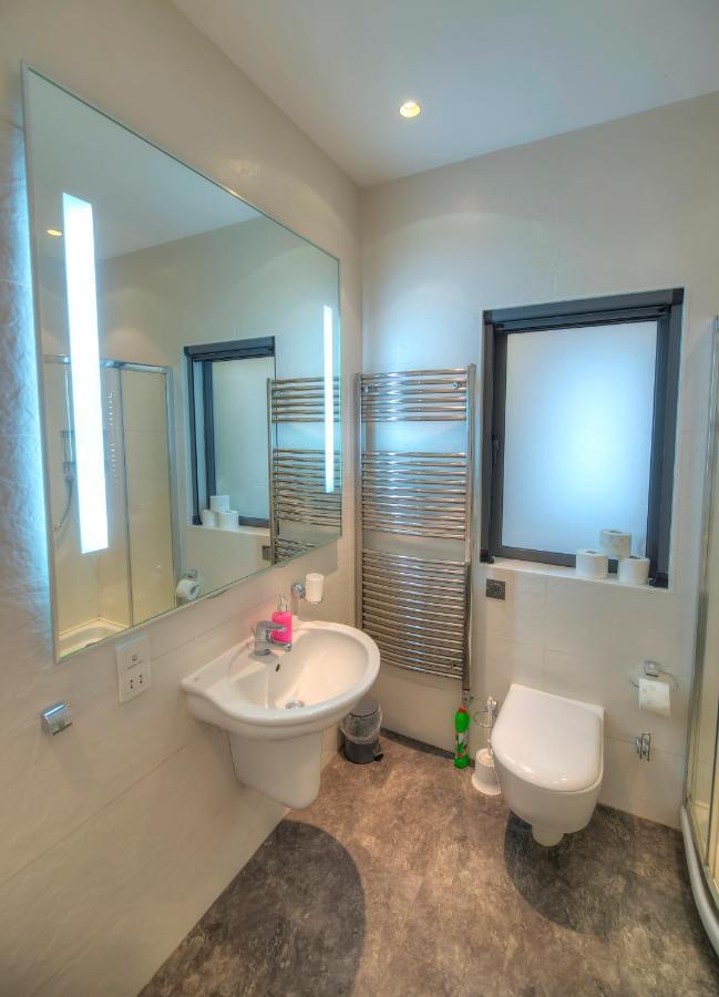Bright And Spacious 3 Bedroom With Breathtaking Views - Goslm-5 * Sliema