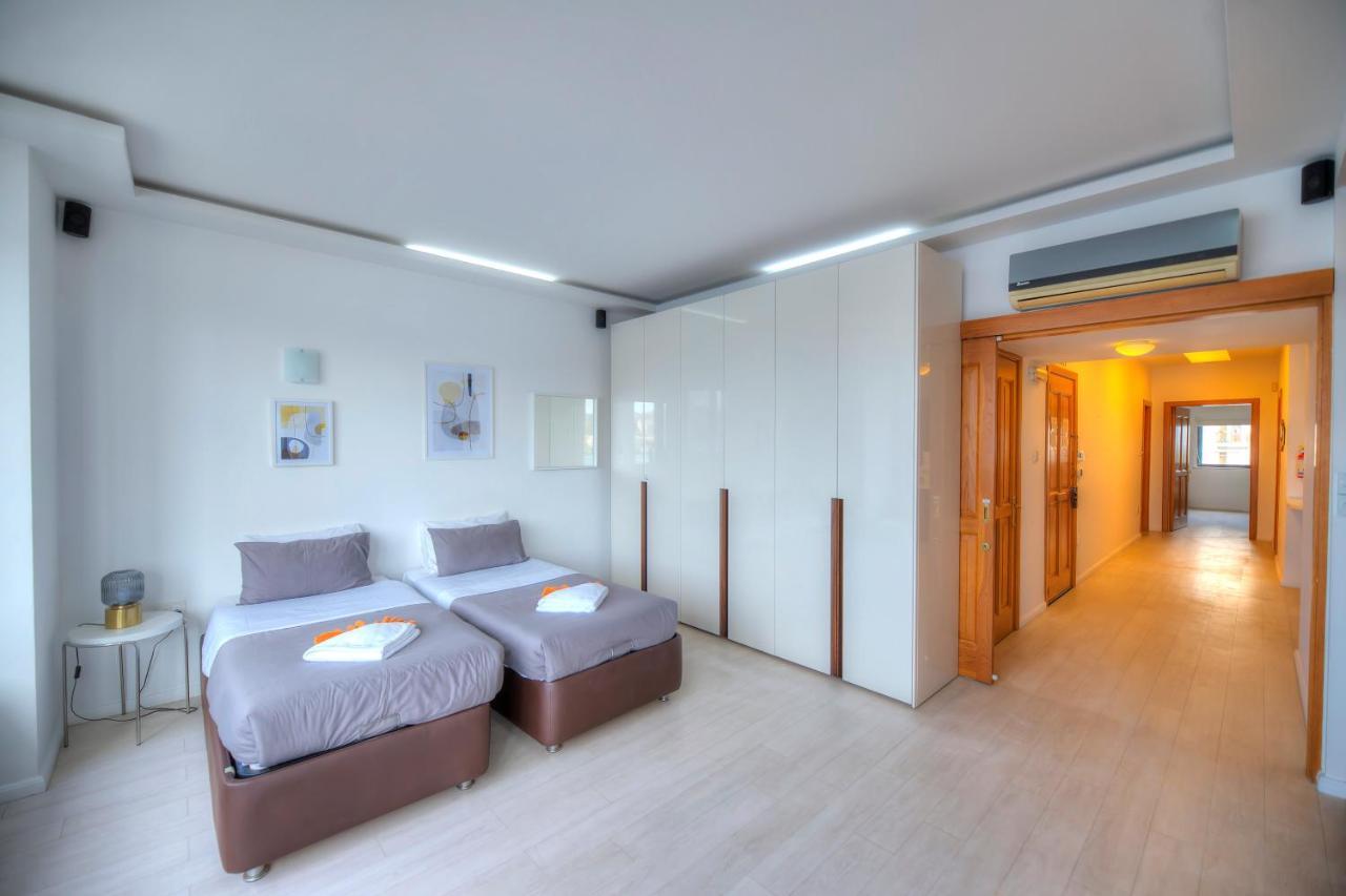 Apartment Bright And Spacious 3 Bedroom With Breathtaking Views - Goslm-5 Sliema